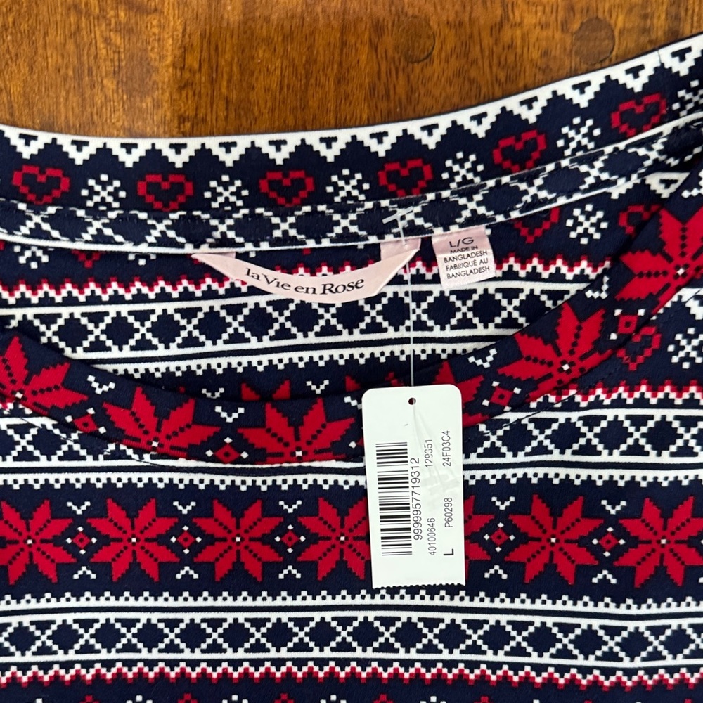 NWT la Vie en Rose Red and Navy Blue Patterned Long Sleeve - Super Soft - Picture 3 of 6